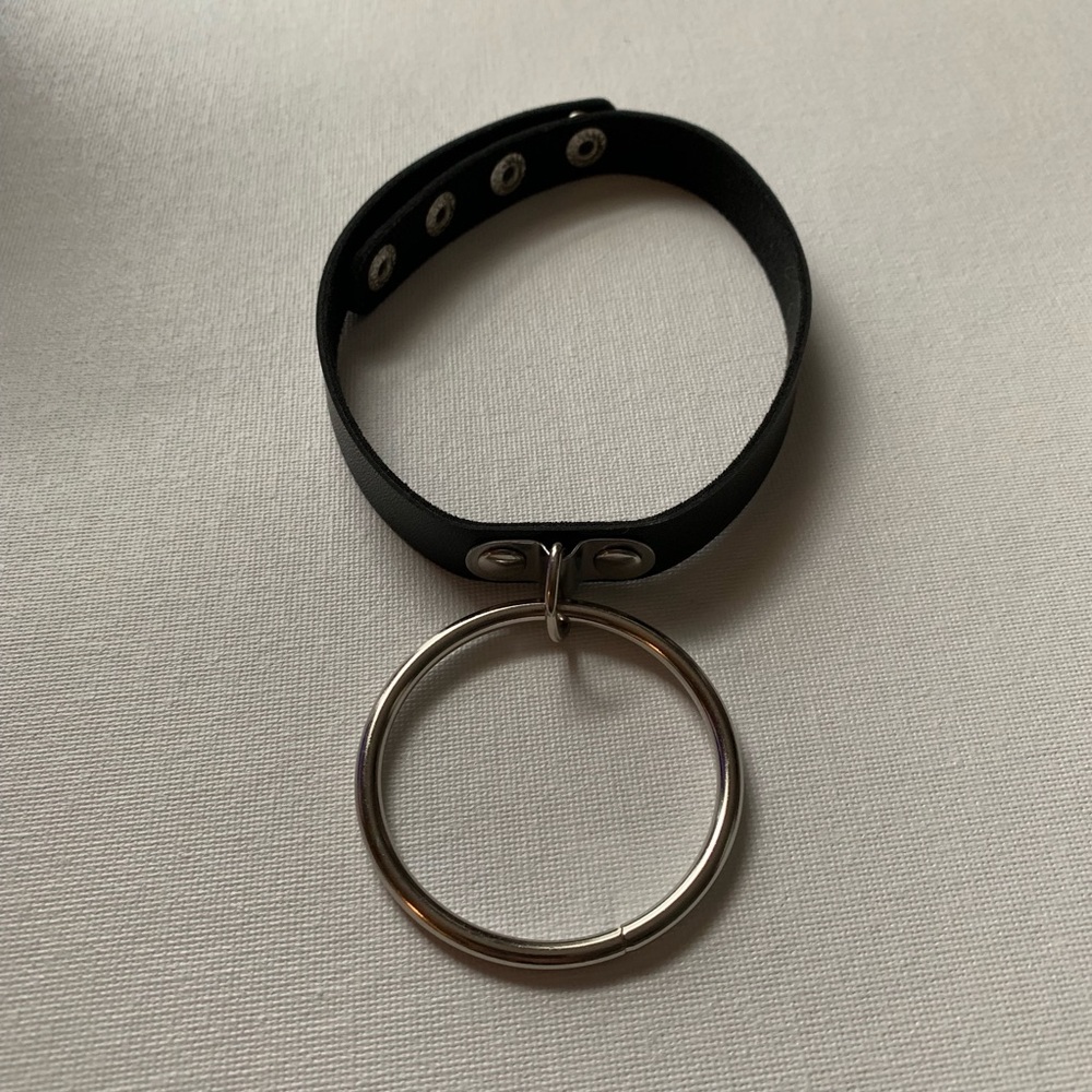 Black Ring Choker